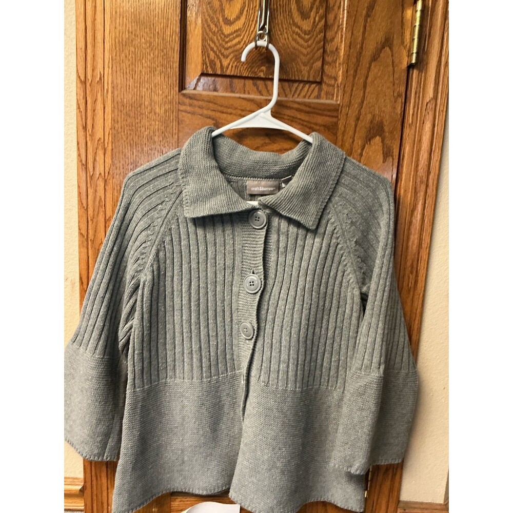 Women's Gray Button-Up Cardigan Sweater. Medium